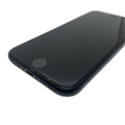 【全額返金保証】【最速発送】Apple iPhone iPhone SE（第2世代） 128GB ブラック docomo SIMフリー 白ロム 動作確認済 81%