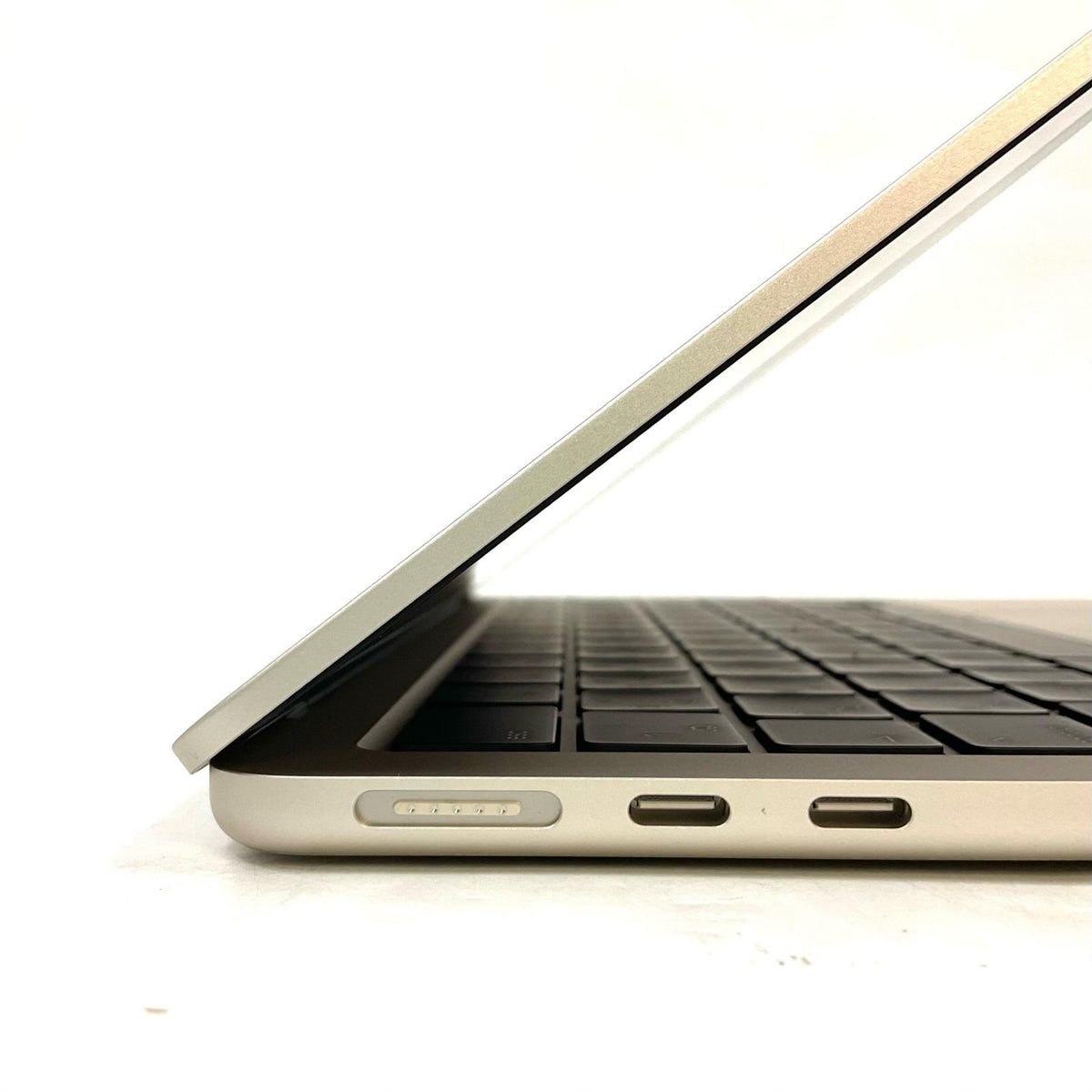 【全額返金保証】【最速発送】Apple MacBook Air 13インチ 2025 Apple M4 24GB 1TB スターライト 100% 超美品 動作確認済