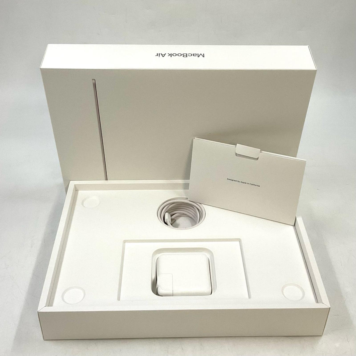 【全額返金保証】【最速発送】Apple MacBook Air 13インチ 2025 Apple M4 24GB 1TB スターライト 100% 超美品 動作確認済