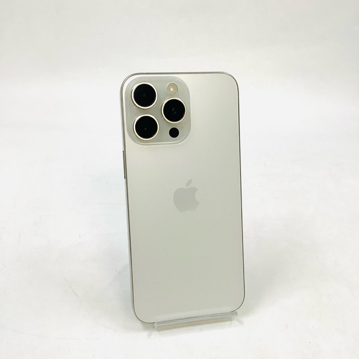 【全額返金保証】【最速発送】Apple iPhone iPhone 15 Pro Max 256GB ホワイトチタニウム au SIMフリー 白ロム 美品 動作確認済 83%