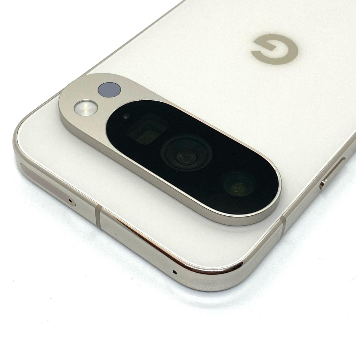【全額返金保証】【最速発送】Google Pixel 10 Pro 256GB Porcelain 楽天モバイル SIMフリー Pixel 10 Pro 美品 動作確認済