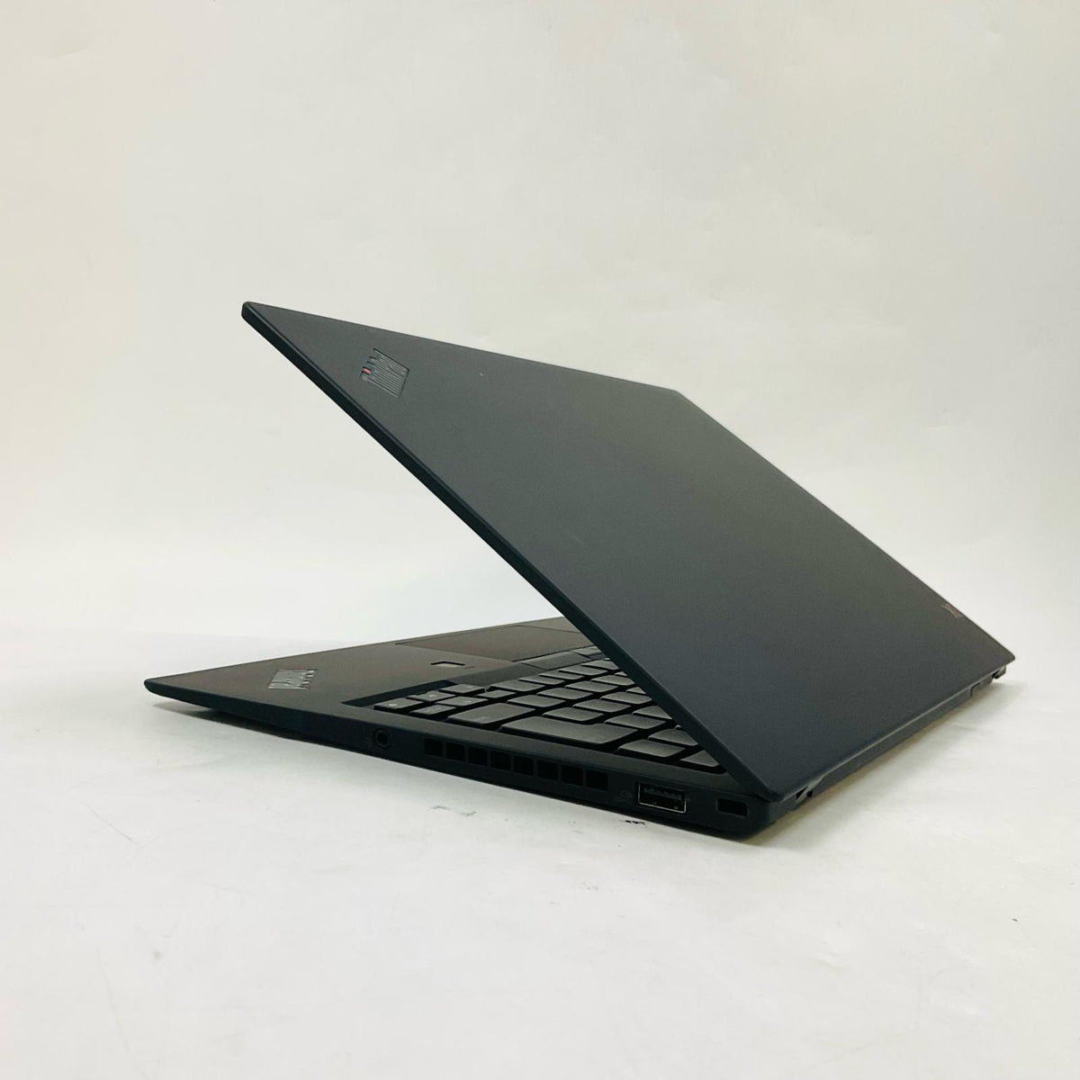 【全額返金保証】【最速発送】Lenovo ThinkPad X1 Carbon 6th Intel(R)Core(TM)i5-8250U CPU @1.60GHz 8GB M.2 SSD 512GB 85.6% 動作確認済