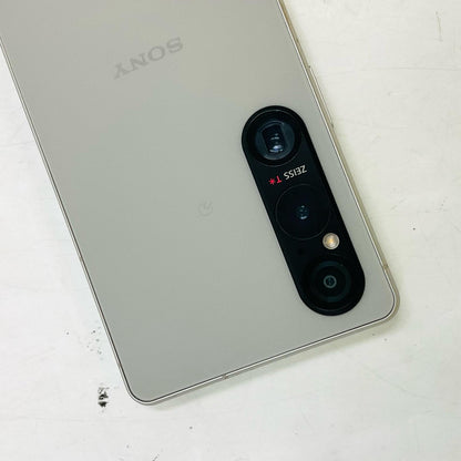 【最速発送】Sony Xperia 1 V 256GB プラチナシルバー docomo SIMフリー S0-51D 白ロム【難有】