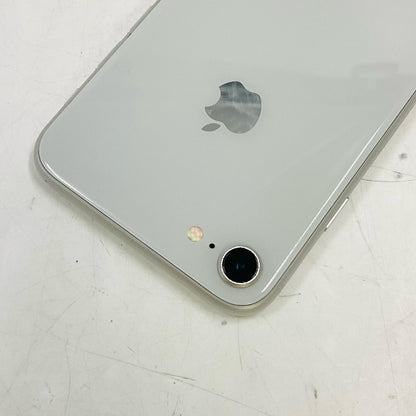 【全額返金保証】【最速発送】Apple iPhone iPhone 8 64GB シルバー au SIMフリー 白ロム 動作確認済 89%