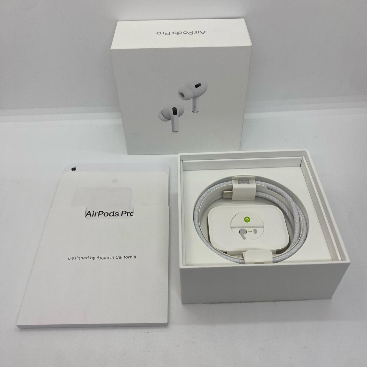【全額返金保証】【最速発送】Apple AirPods Pro (第２世代）with MagSafe Charging Case (USB-C) 美品 動作確認済