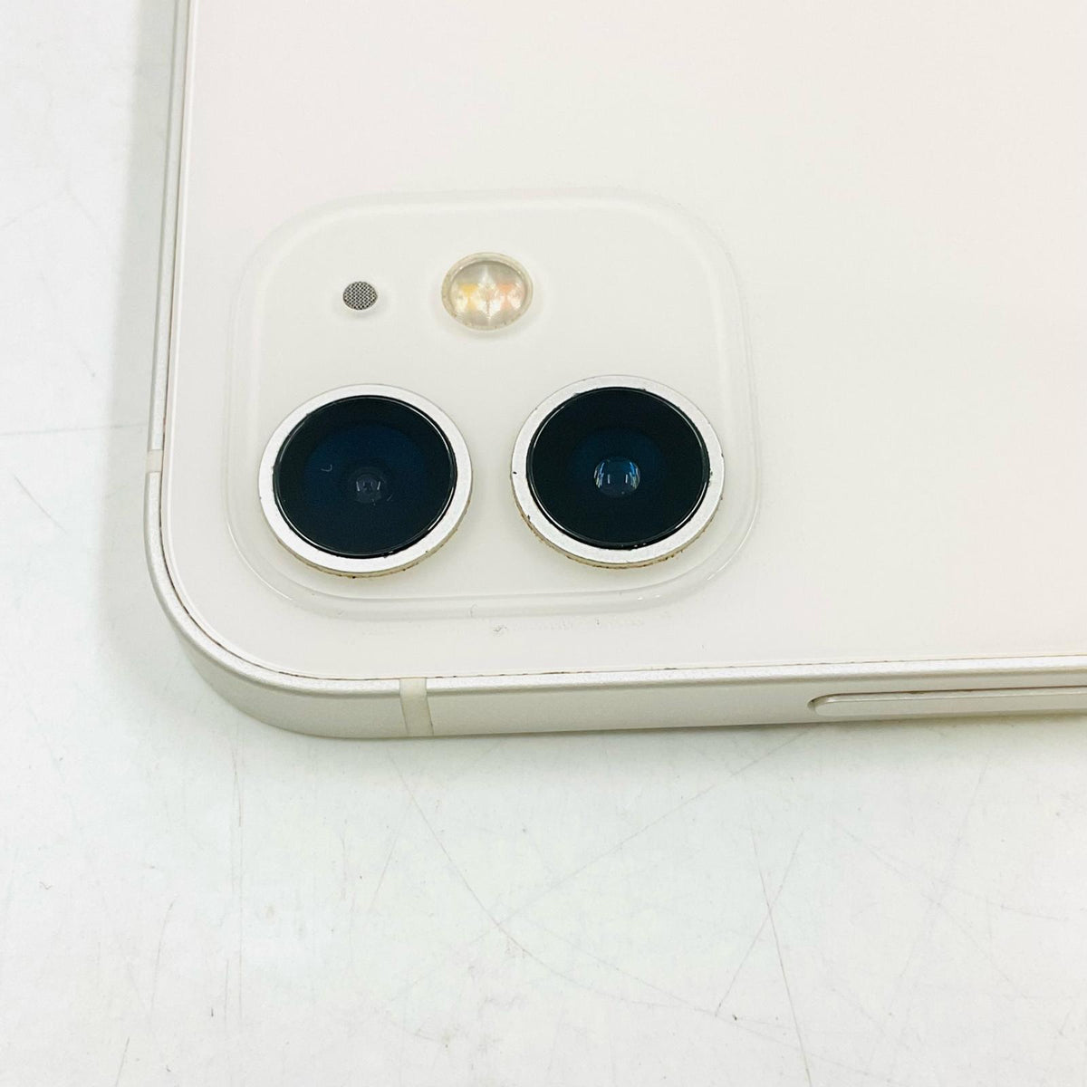 【全額返金保証】【最速発送】Apple iPhone iPhone 12 64GB ホワイト docomo SIMフリー 白ロム 動作確認済 81%