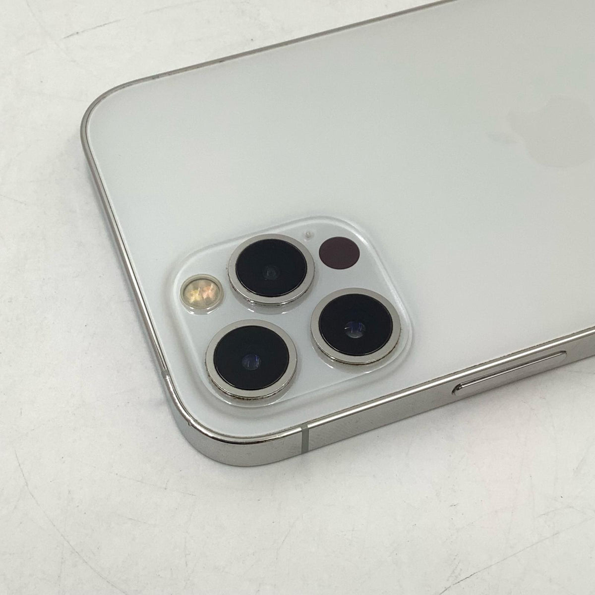 【全額返金保証】【最速発送】Apple iPhone iPhone 12 Pro 256GB シルバー SIMフリー 白ロム 動作確認済 70%