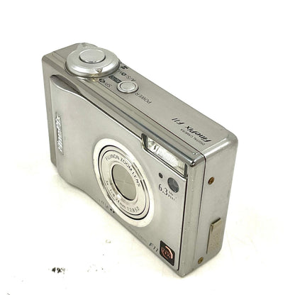 【全額返金保証】【最速発送】FUJIFILM コンパクトデジタルカメラ FinePix F11 シルバー 動作確認済