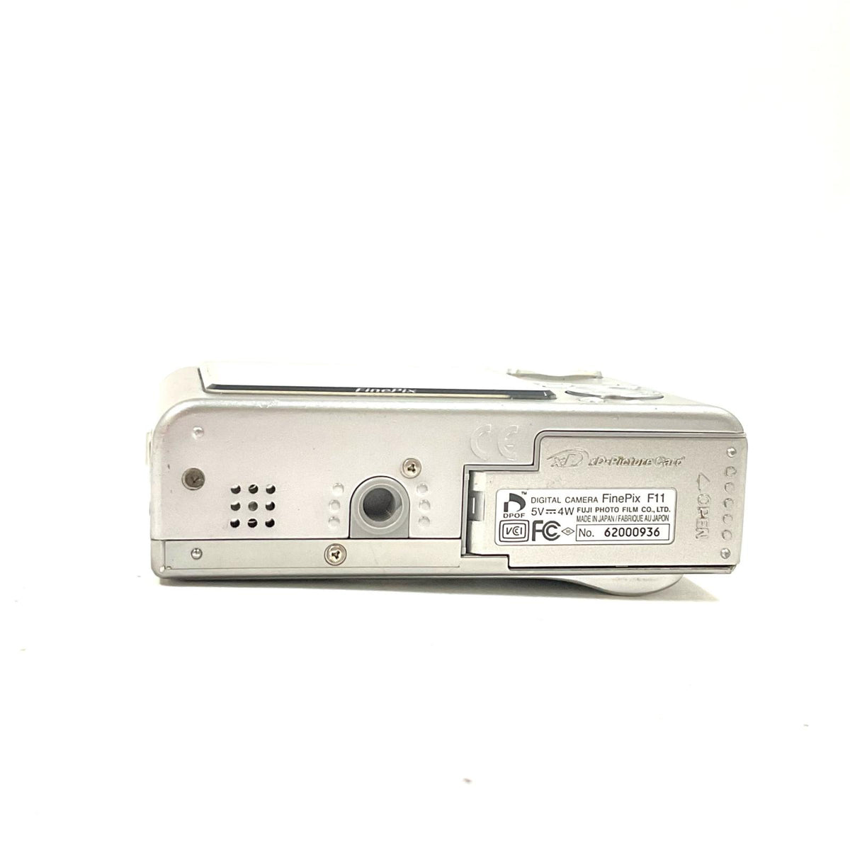 【全額返金保証】【最速発送】FUJIFILM コンパクトデジタルカメラ FinePix F11 シルバー 動作確認済