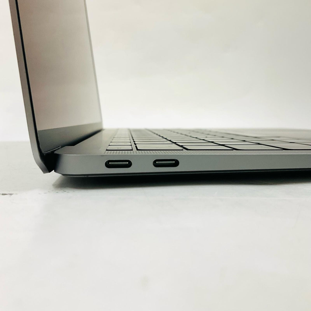 【全額返金保証】【最速発送】Apple MacBook Air 13インチ 2019 1.6GHz デュアルコア Intel Core i5 8GB 128GB スペースグレイ 動作確認済