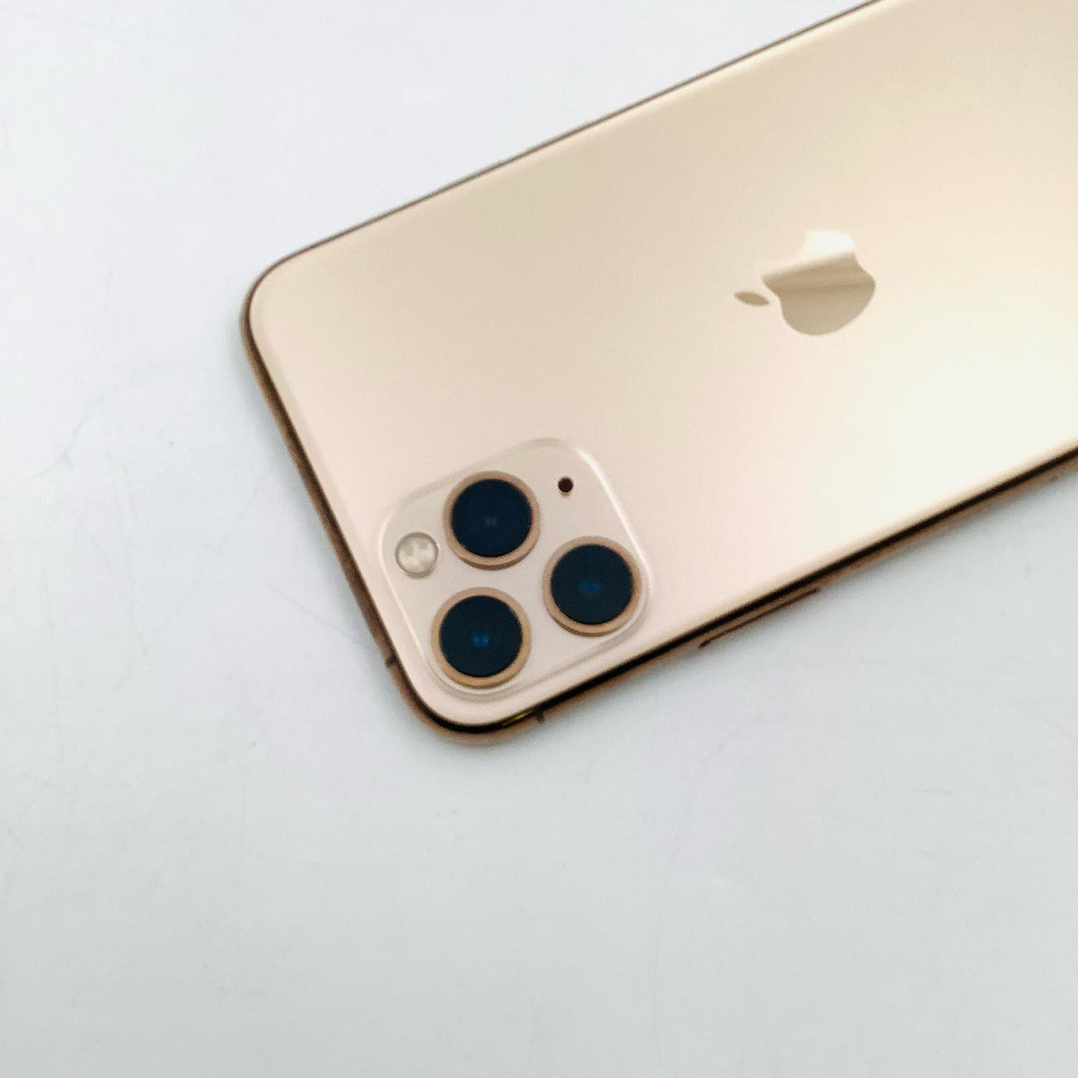 【全額返金保証】【最速発送】Apple iPhone iPhone Pro 11 256GB ゴールド docomo 白ロム 美品 動作確認済 81%