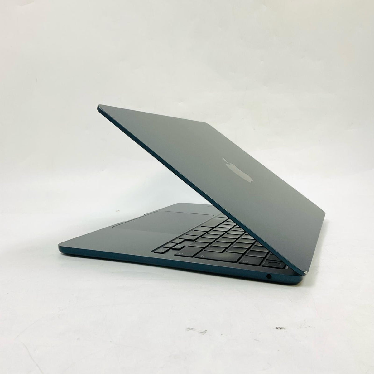 【全額返金保証】【最速発送】Apple MacBook Air 13インチ 2022 Apple M2 8GB 1TB ミッドナイト 84% 動作確認済