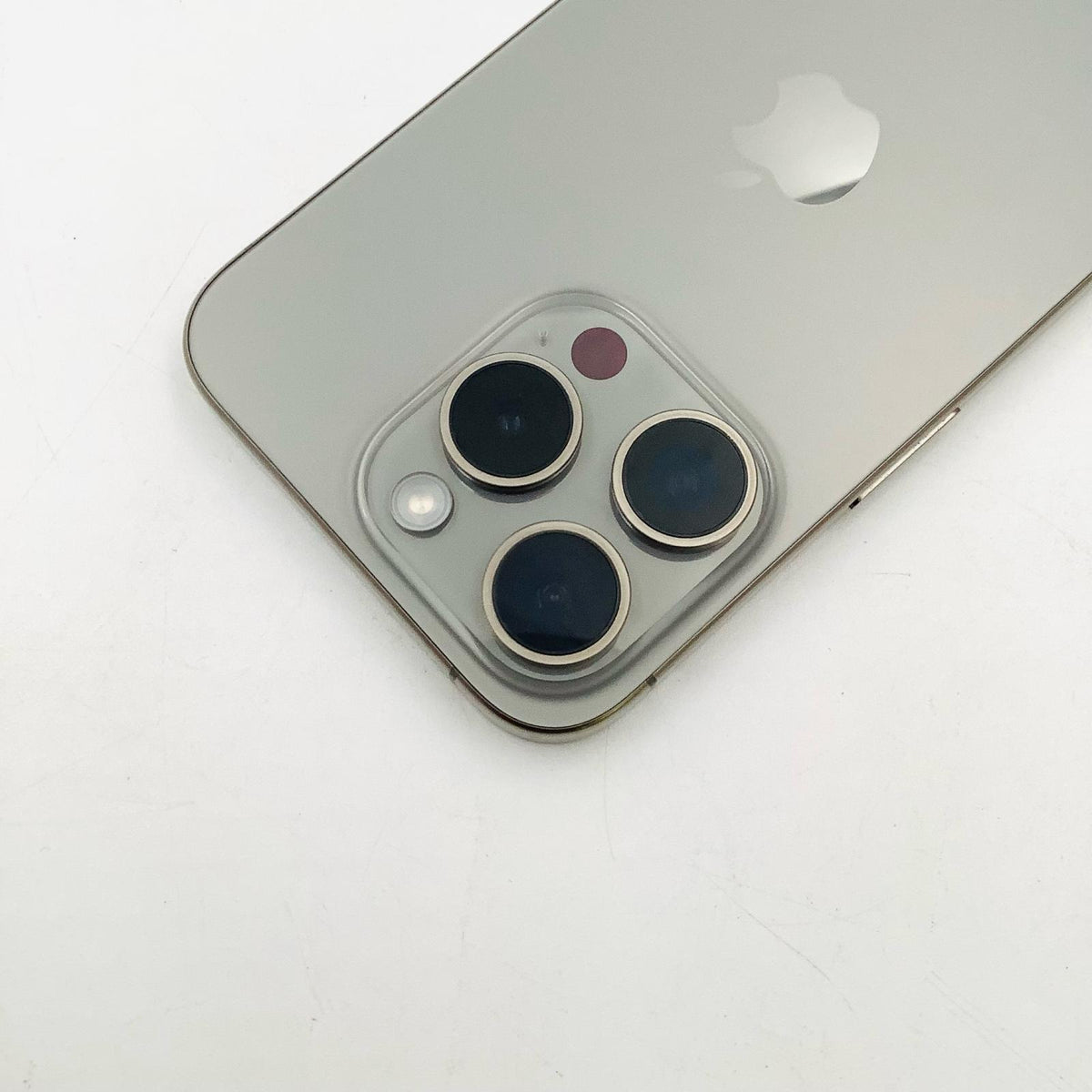 【全額返金保証】【最速発送】Apple iPhone iPhone 15 Pro 256GB ナチュラルチタニウム docomo 白ロム 美品 動作確認済 88%