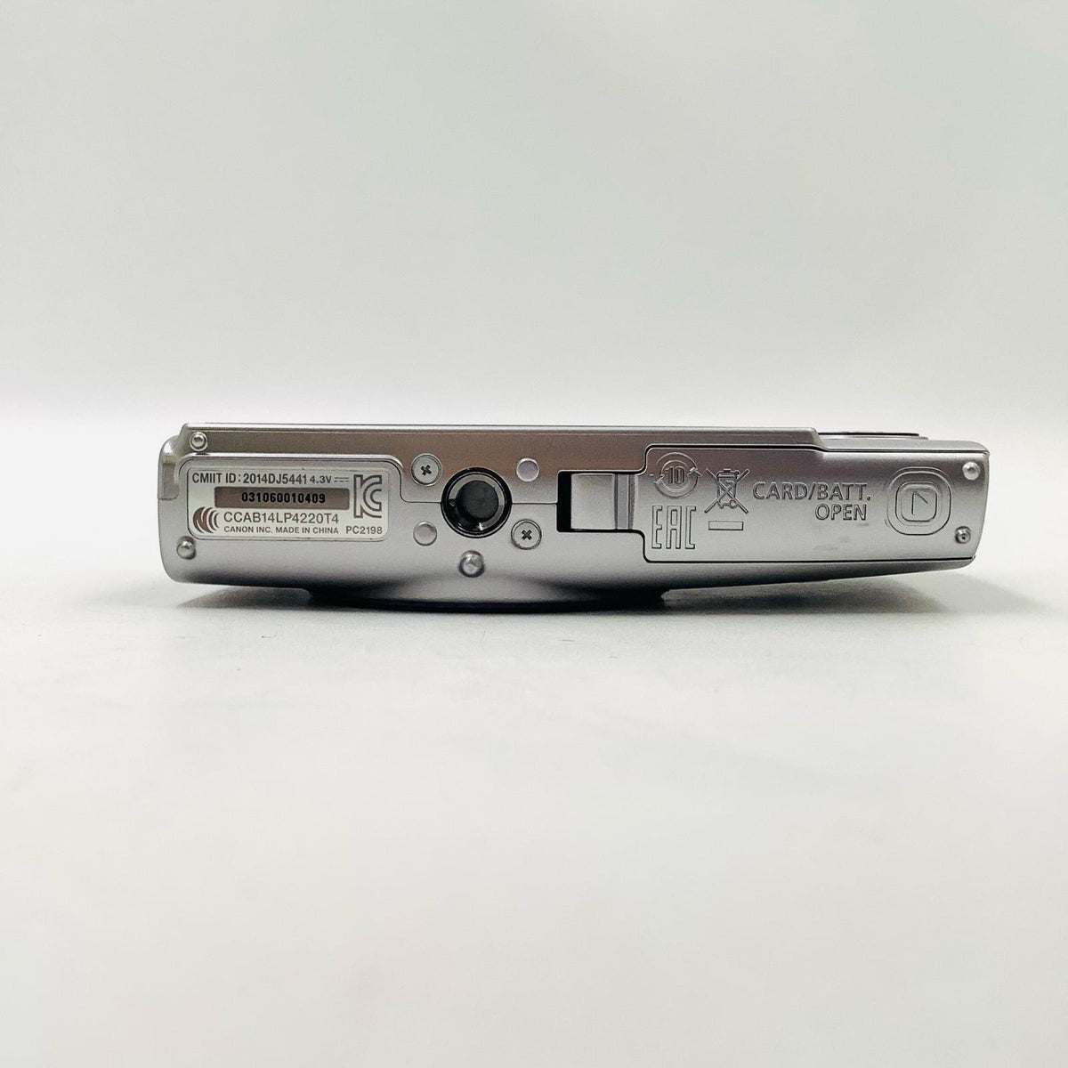 【全額返金保証】【最速発送】Canon コンパクトデジタルカメラ IXY 640 [シルバー] 美品 動作確認済