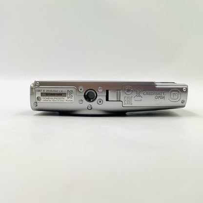 【全額返金保証】【最速発送】Canon コンパクトデジタルカメラ IXY 640 [シルバー] 美品 動作確認済