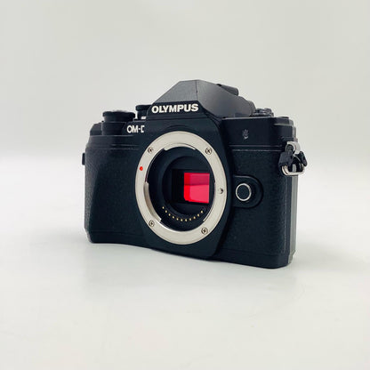 【全額返金保証】【最速発送】OLYMPUS デジタル一眼 OM-D E-M10 Mark III ボディ [ブラック] 動作確認済