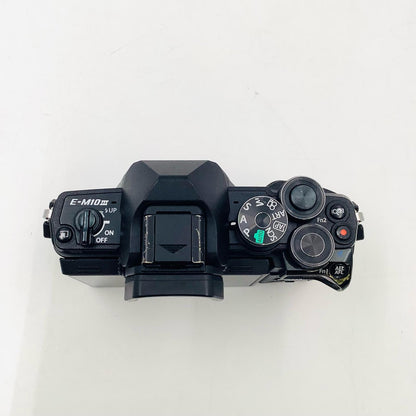 【全額返金保証】【最速発送】OLYMPUS デジタル一眼 OM-D E-M10 Mark III ボディ [ブラック] 動作確認済