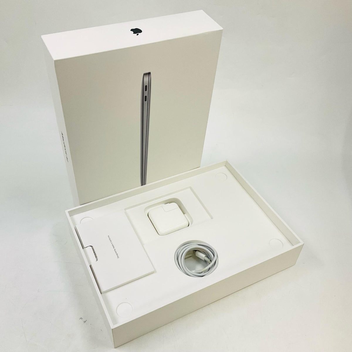 【最速発送】Apple MacBook Air 13インチ 2020 Apple M1 16GB 256GB スペースグレイ 80%【難有】