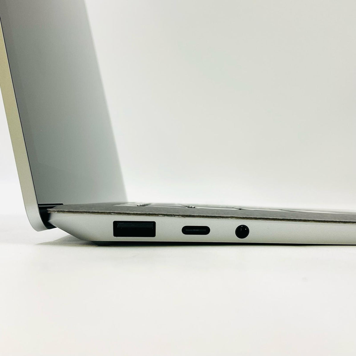【全額返金保証】【最速発送】Microsoft Surface Laptop 4 AMD Ryzen 5 Microsoft Surface (R) Edition 8GB SSD(NVMe) 256GB（実測:238GB） AMD Radeon(TM) Graphics 91.9% 美品 動作確認済