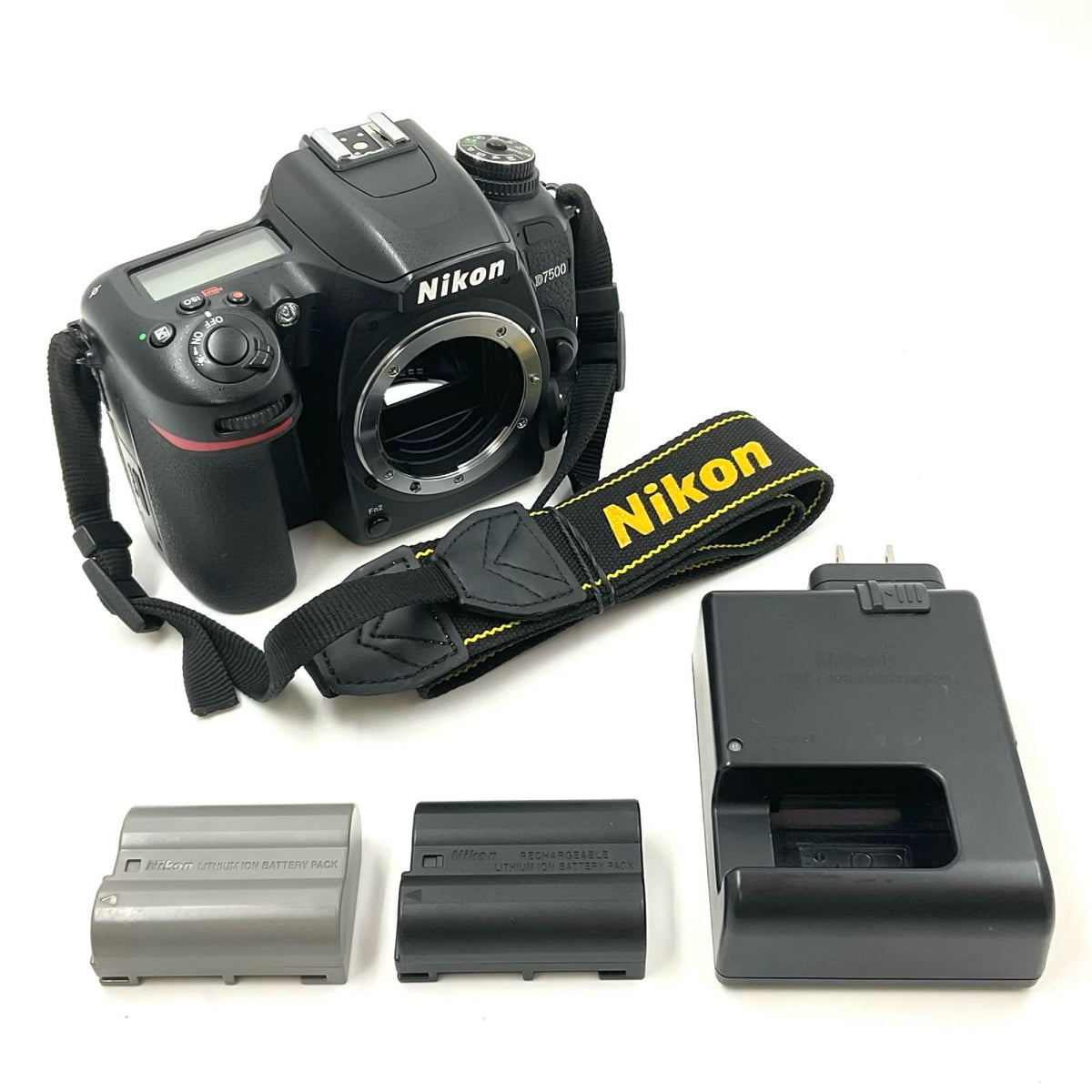 【全額返金保証】【最速発送】Nikon デジタル一眼 D7500 ボディ ブラック 美品 動作確認済