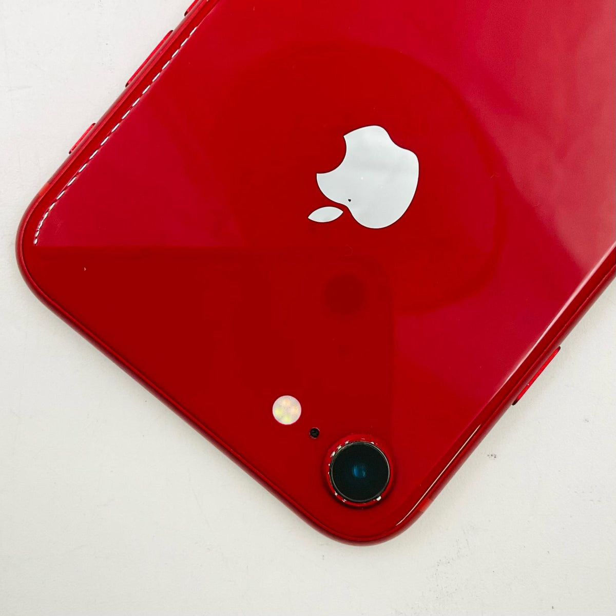 【最速発送】Apple iPhone iPhone 8 64GB (PRODUCT)RED docomo 白ロム【難有】 76%