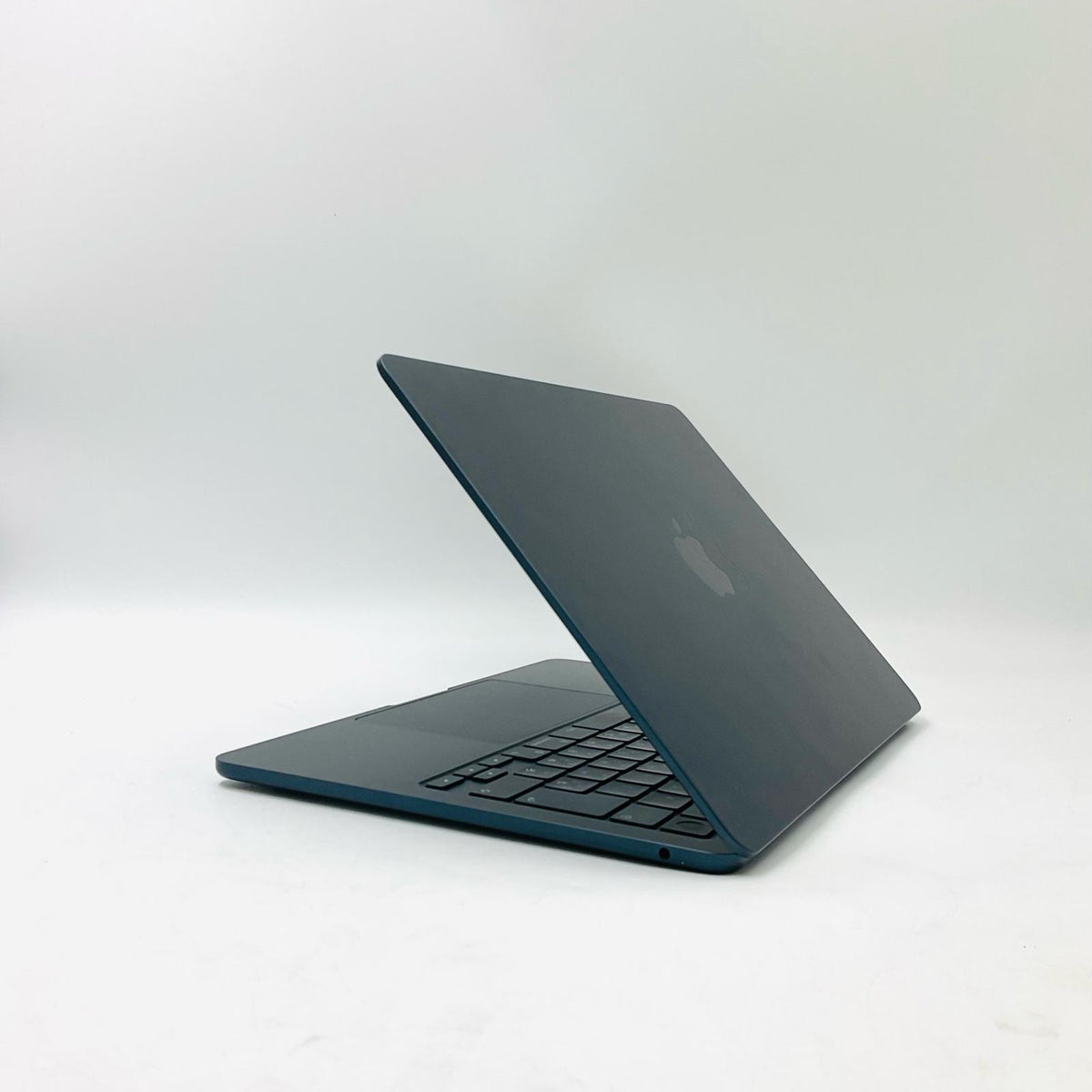【全額返金保証】【最速発送】Apple MacBook Air 13.6インチ 2022 Apple M2 8GB 256GB ミッドナイト 96.4% 美品 動作確認済