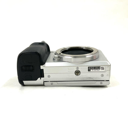 【全額返金保証】【最速発送】Sony デジタル一眼 α6400 ボディ シルバー 美品 動作確認済