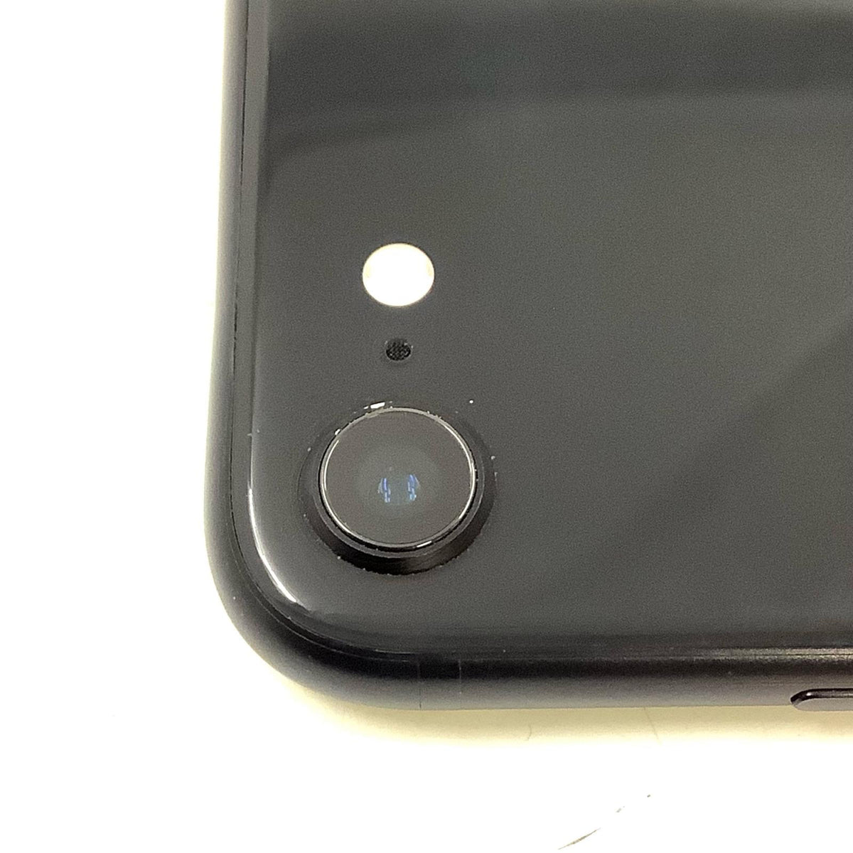 【全額返金保証】【最速発送】Apple iPhone iPhone SE（第2世代） 64GB ブラック au 白ロム 美品 動作確認済 83%