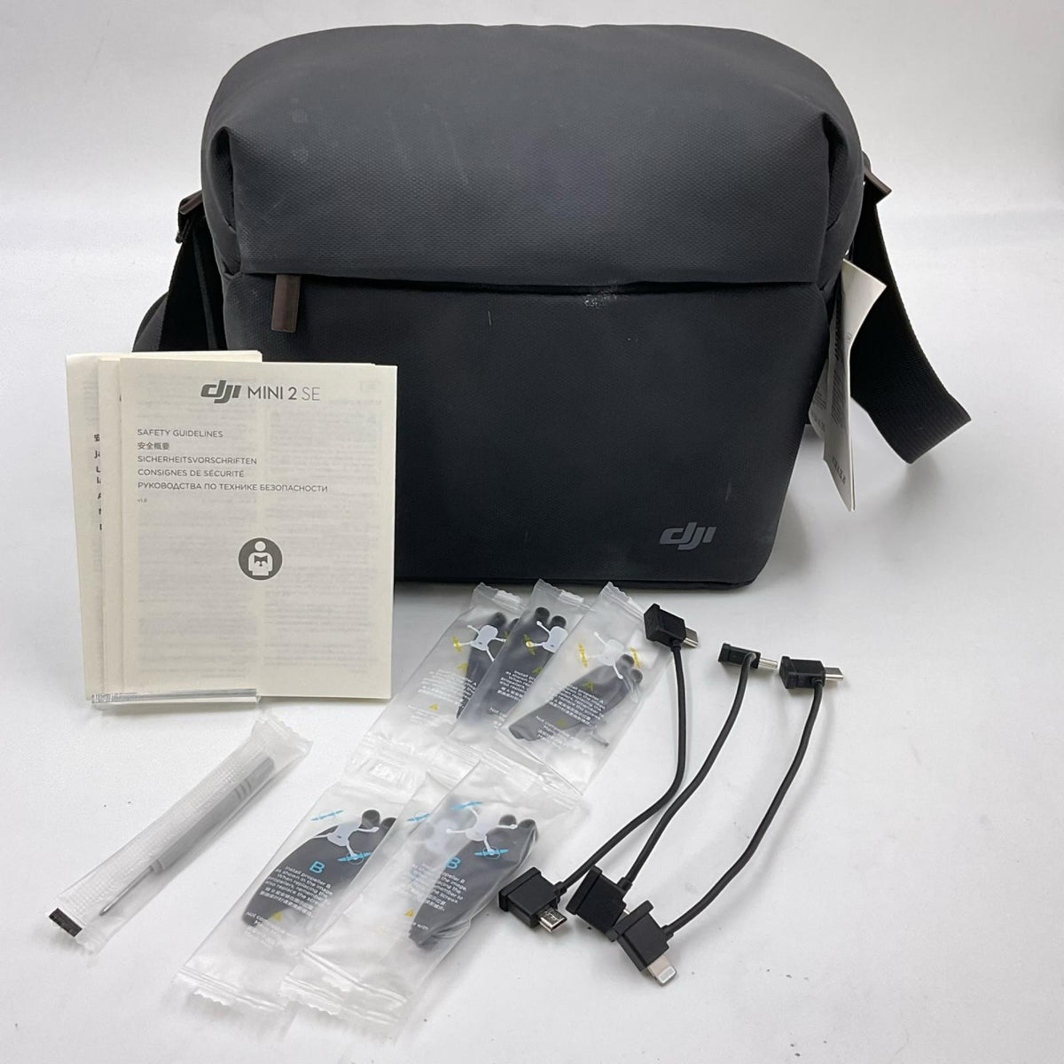 【全額返金保証】【最速発送】DJI Mini 2 SE Fly More Combo 美品 動作確認済