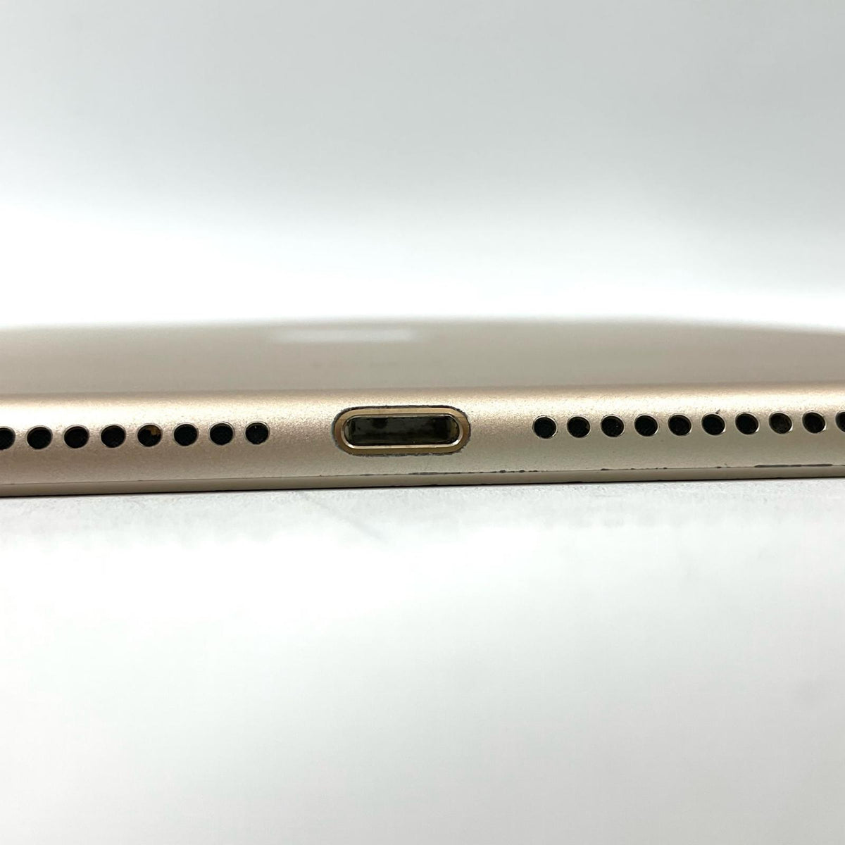 【全額返金保証】【最速発送】Apple iPad Air 9.7インチ 第2世代 16GB ゴールド WiFi+Cellular docomo 白ロム 美品 動作確認済