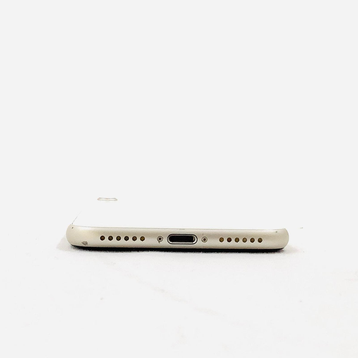 【最速発送】Apple iPhone iPhone SE（第3世代） 128GB ホワイト SIMフリー 白ロム【難有】 82%