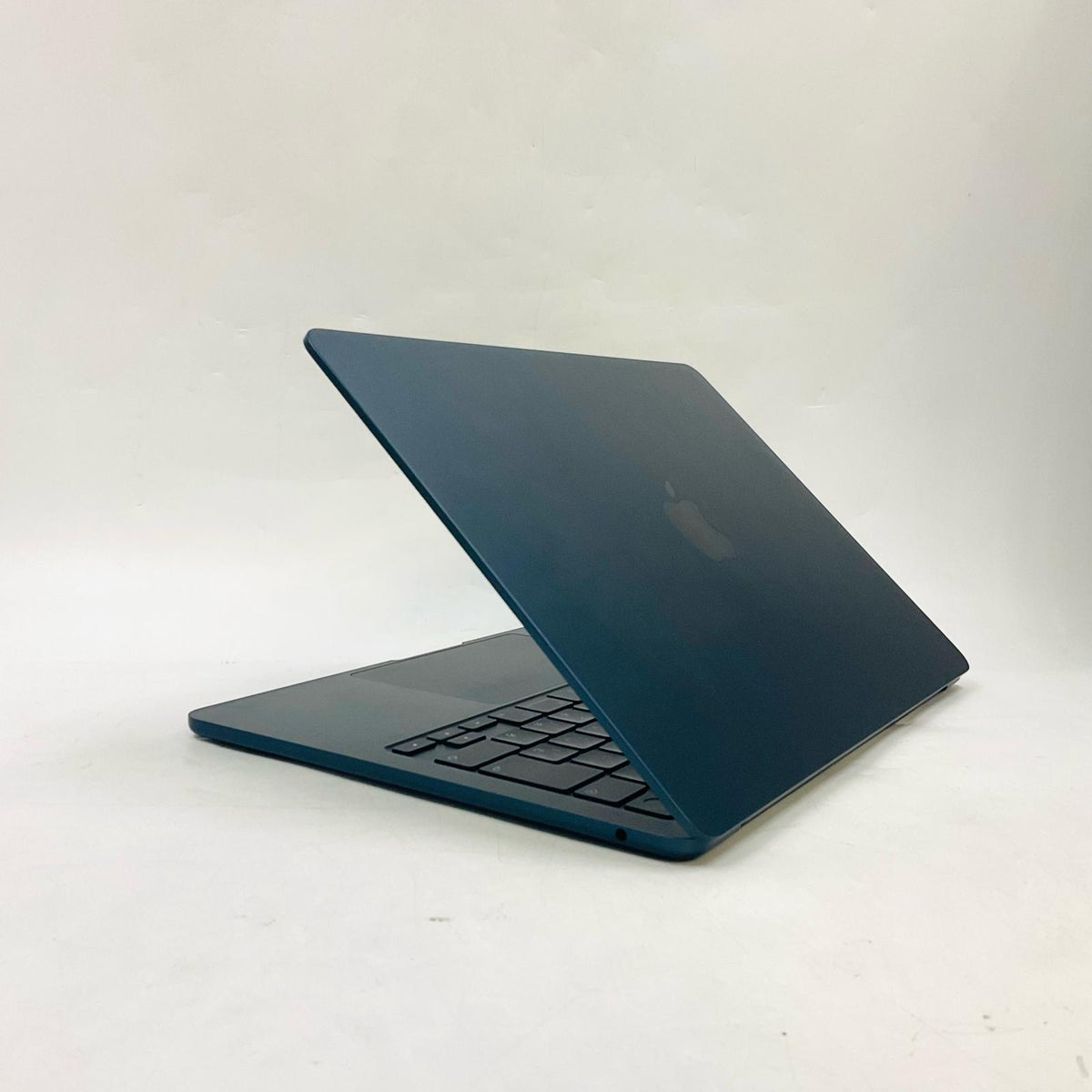 【全額返金保証】【最速発送】Apple MacBook Air 13インチ 2022 Apple M2 8GB 256GB ミッドナイト 99% 美品 動作確認済