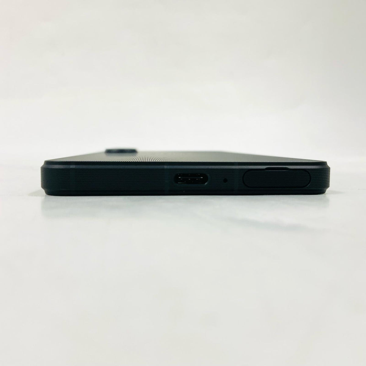 【最速発送】 Xperia 1 VI 256GB ブラック系 au SOG13 白ロム【難有】