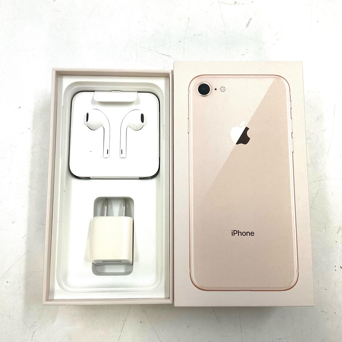 【全額返金保証】【最速発送】Apple iPhone iPhone 8 64GB ゴールド docomo 白ロム 美品 動作確認済 87%