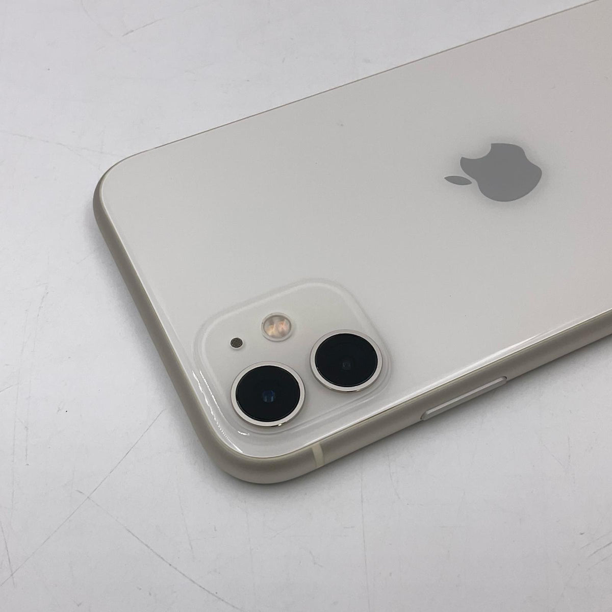 【全額返金保証】【最速発送】Apple iPhone iPhone 11 128GB ホワイト Softbank SIMフリー 白ロム 美品 動作確認済 80%