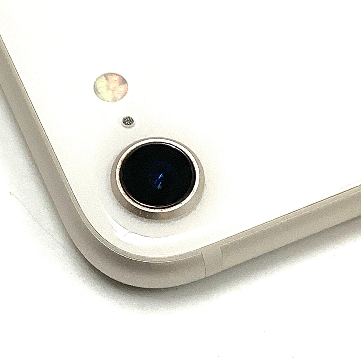 【全額返金保証】【最速発送】Apple iPhone iPhone SE（第3世代） 64GB スターライト au SIMフリー 白ロム 美品 動作確認済 85%