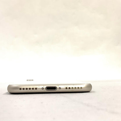 【全額返金保証】【最速発送】Apple iPhone iPhone SE（第3世代） 64GB スターライト au SIMフリー 白ロム 動作確認済 76%