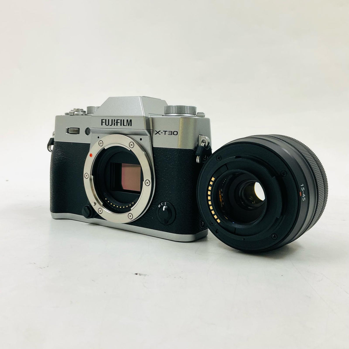 【全額返金保証】【最速発送】FUJIFILM デジタル一眼 X-T30 II XC15-45mmレンズキット シルバー 超美品 動作確認済