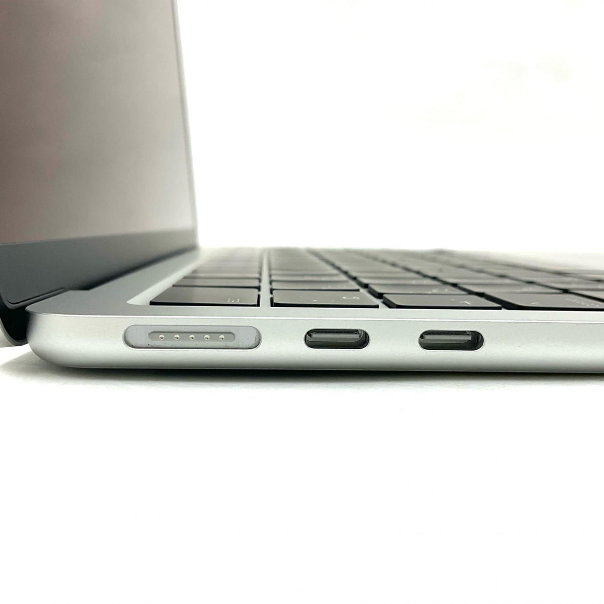 【全額返金保証】【最速発送】Apple MacBook Air 13インチ 2025 Apple M4 16GB SSD 256GB シルバー 100% 美品 動作確認済