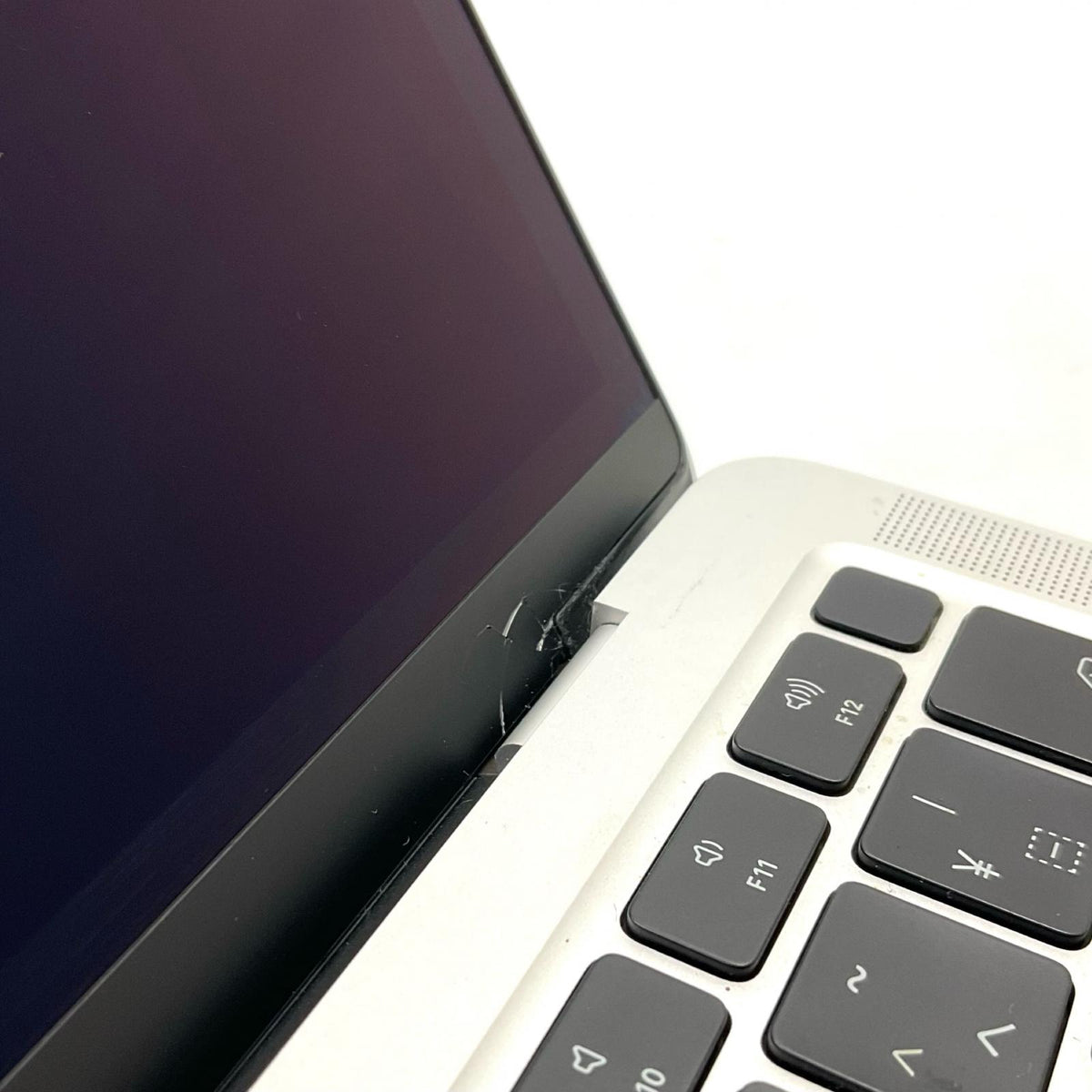 【全額返金保証】【最速発送】Apple MacBook Air 13インチ 2020 Dual-Core Intel Core i3 8GB SSD 256GB シルバー 83% 動作確認済