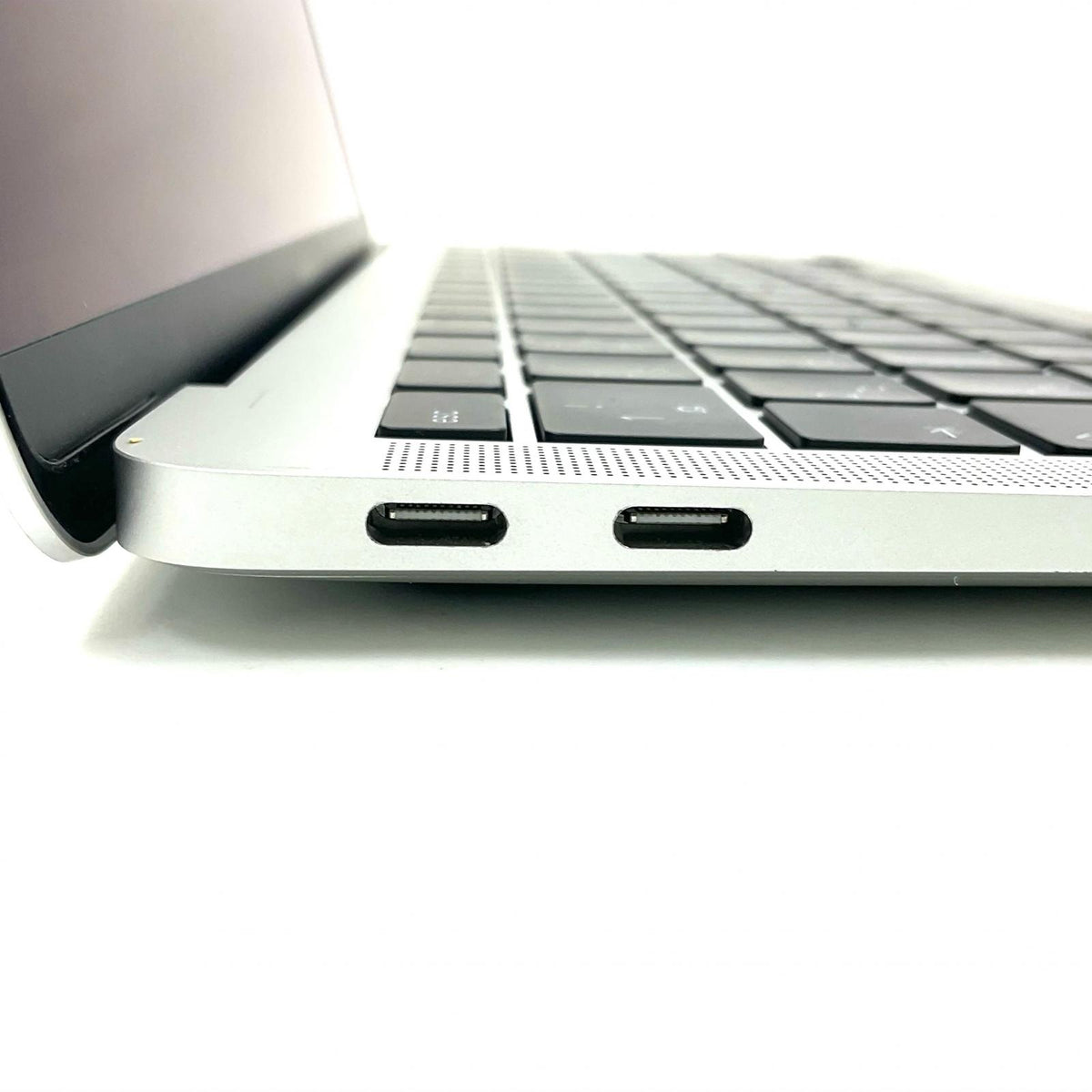 【全額返金保証】【最速発送】Apple MacBook Air 13インチ 2020 Dual-Core Intel Core i3 8GB SSD 256GB シルバー 83% 動作確認済