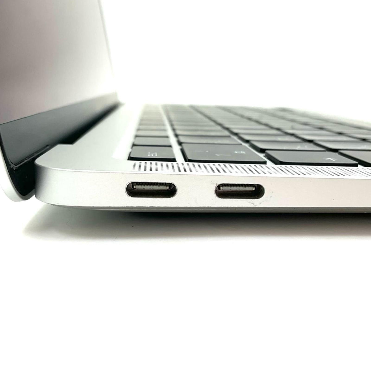 【全額返金保証】【最速発送】Apple MacBook Air 13インチ 2020 Apple M1 8GB SSD 256GB シルバー 86% 動作確認済