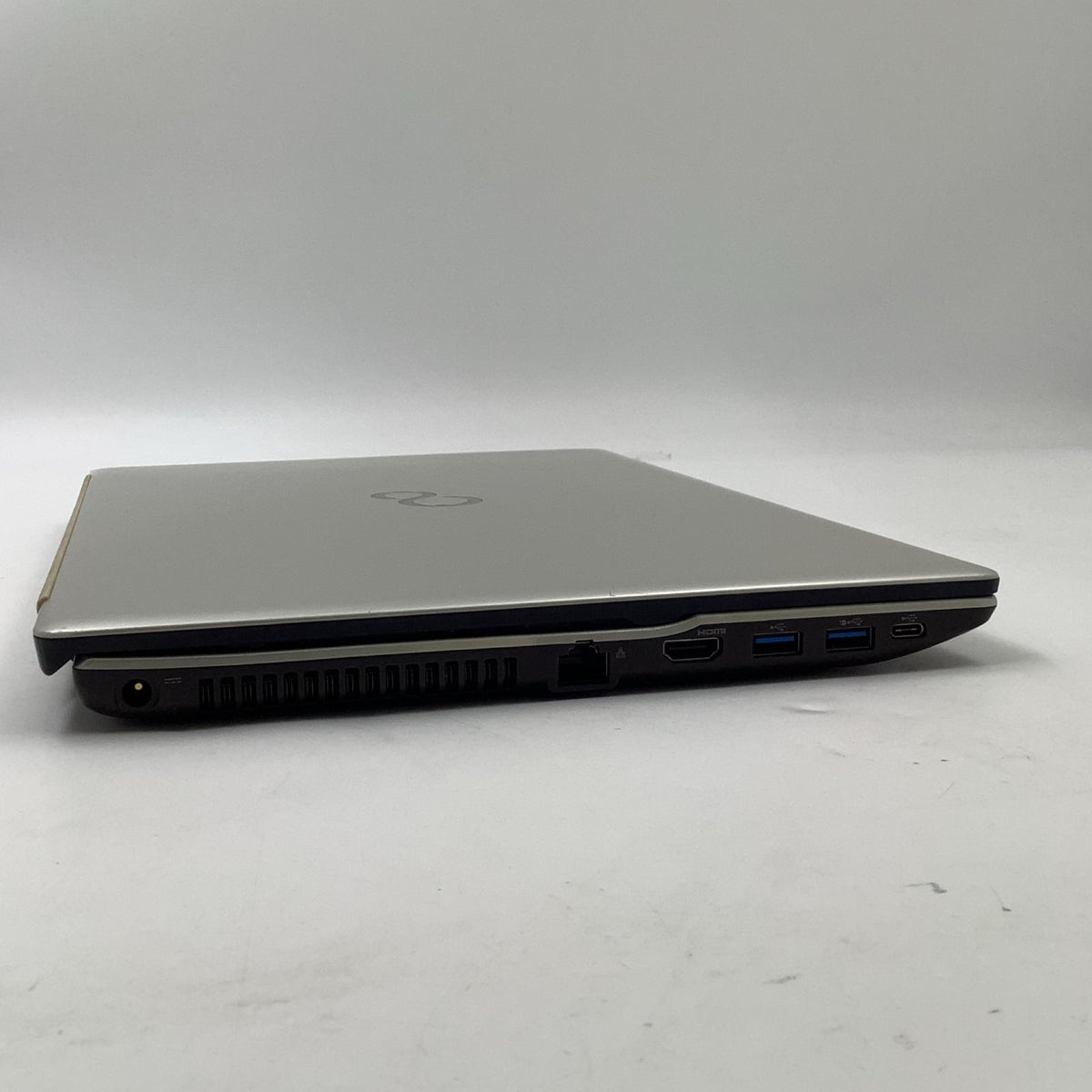 【全額返金保証】【最速発送】FUJITSU CLIENT COMPUTING LIMITED LIFEBOOK-JR FMVA53E2G Intel(R) Core(TM) i7-10510U CPU @ 1.80GHz 8GB SSD(NVMe) 512GB Intel(R) UHD Graphics 43% 動作確認済