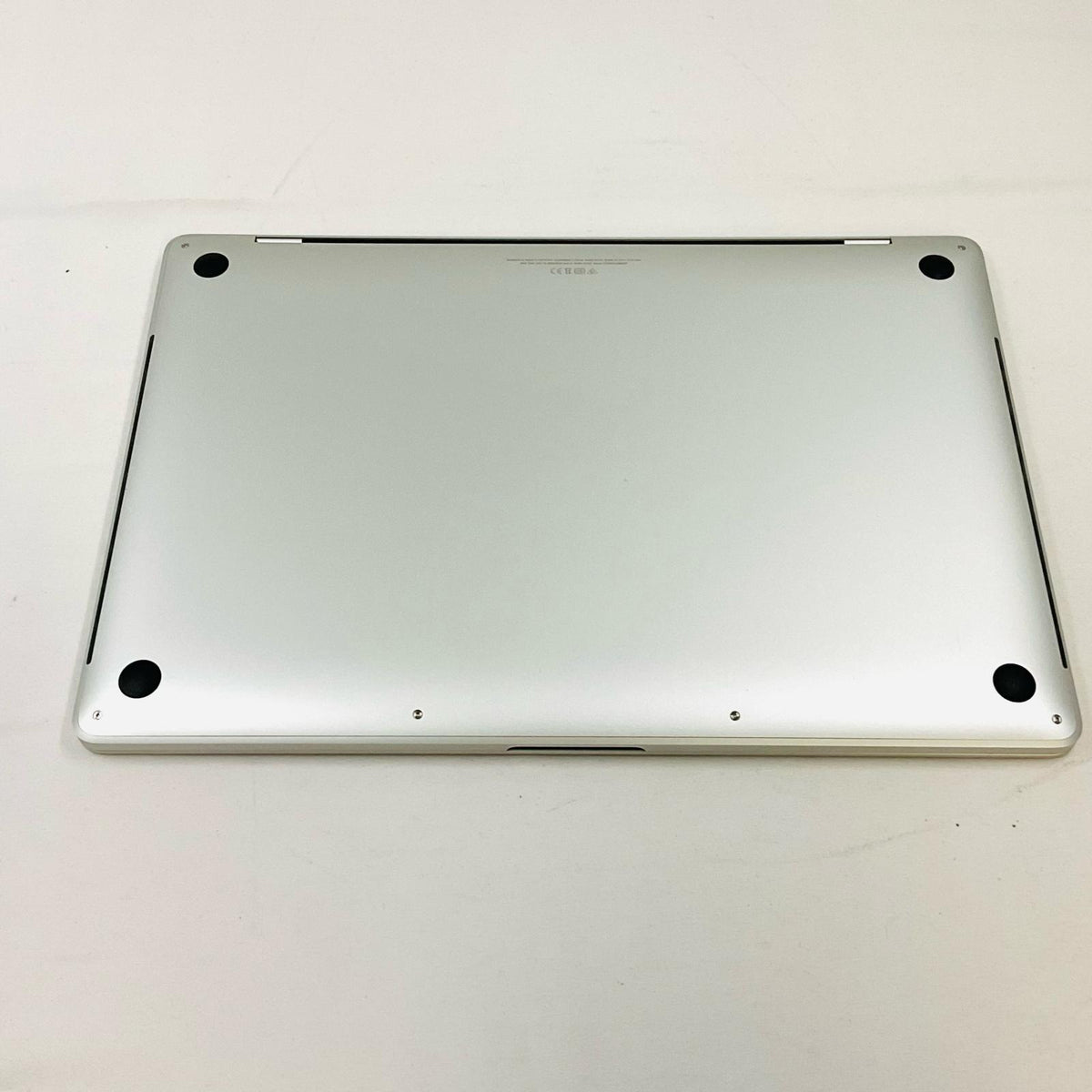 【最速発送】Apple MacBook Pro 16インチ 2019 8-Core Intel Core i9 64GB SSD 1TB シルバー 79%【難有】