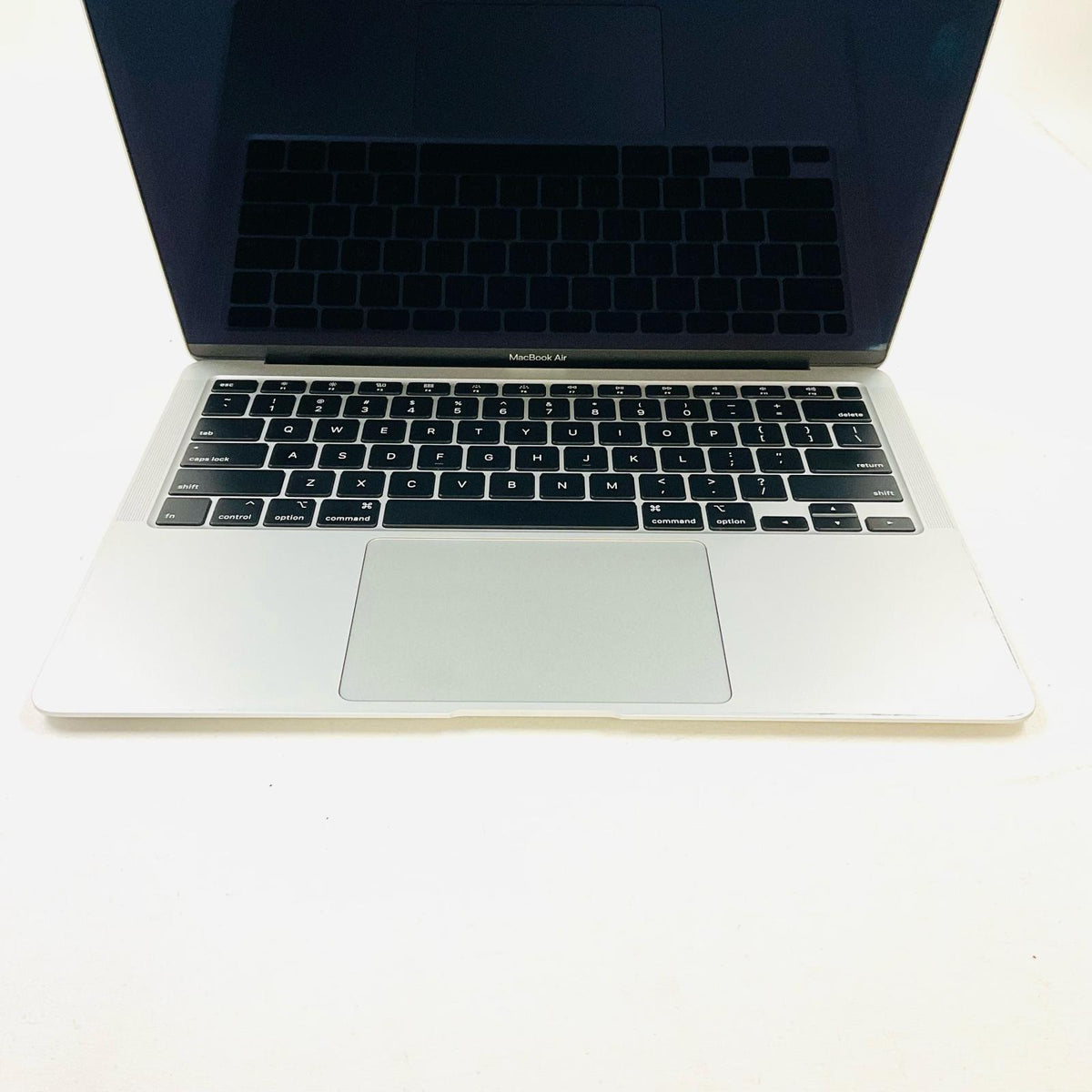 【全額返金保証】【最速発送】Apple MacBook Air 13インチ 2020 Dual-Core Intel Core i3 8GB SSD 256GB シルバー 88% 動作確認済
