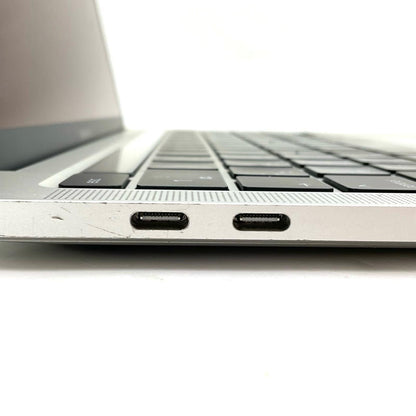 【全額返金保証】【最速発送】Apple MacBook Pro 13インチ 2022 Apple M2 8GB SSD 256GB シルバー 91% 動作確認済