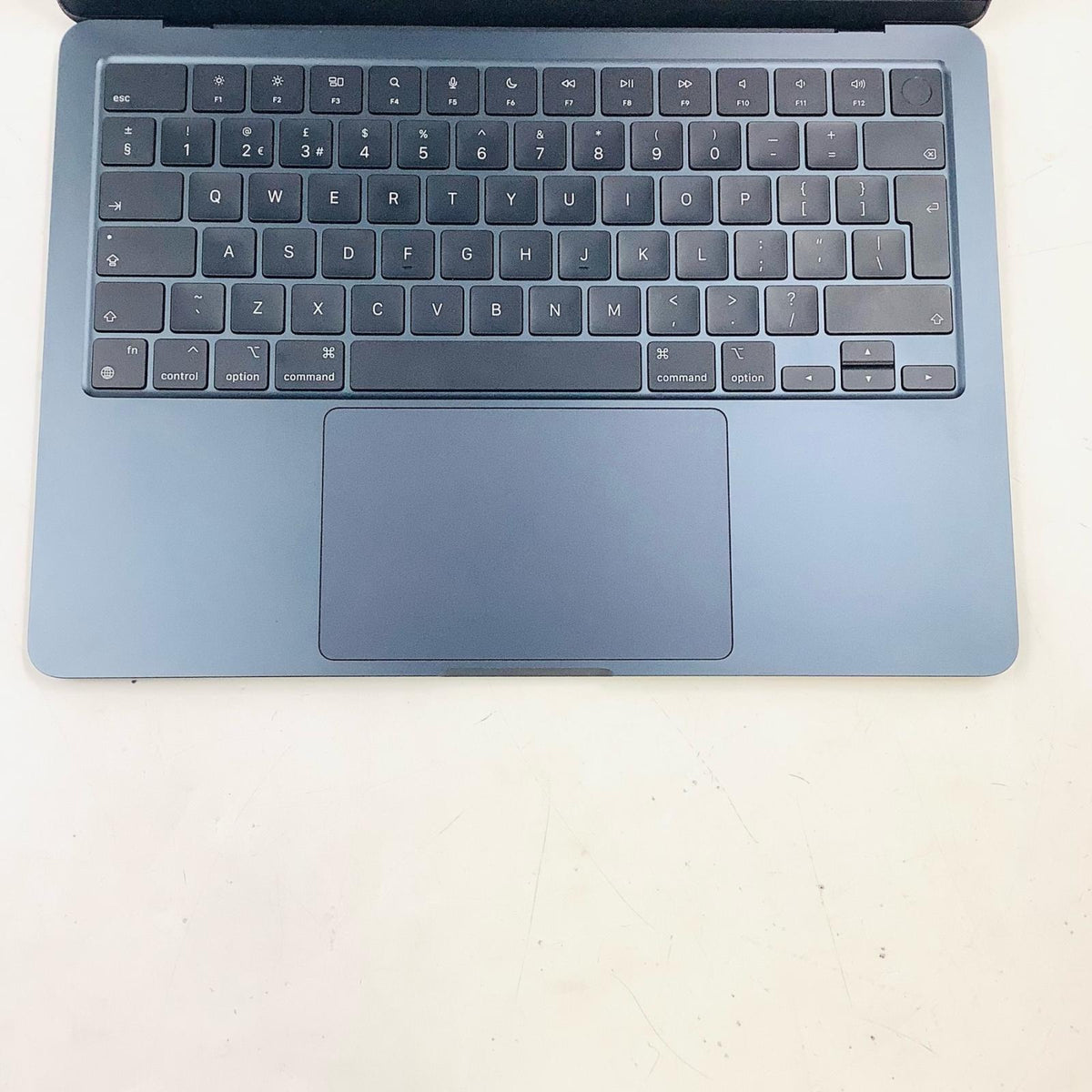 【全額返金保証】【最速発送】Apple MacBook Air 13インチ 2024 Apple M3 24GB SSD 256GB ミッドナイト 98% 美品 動作確認済