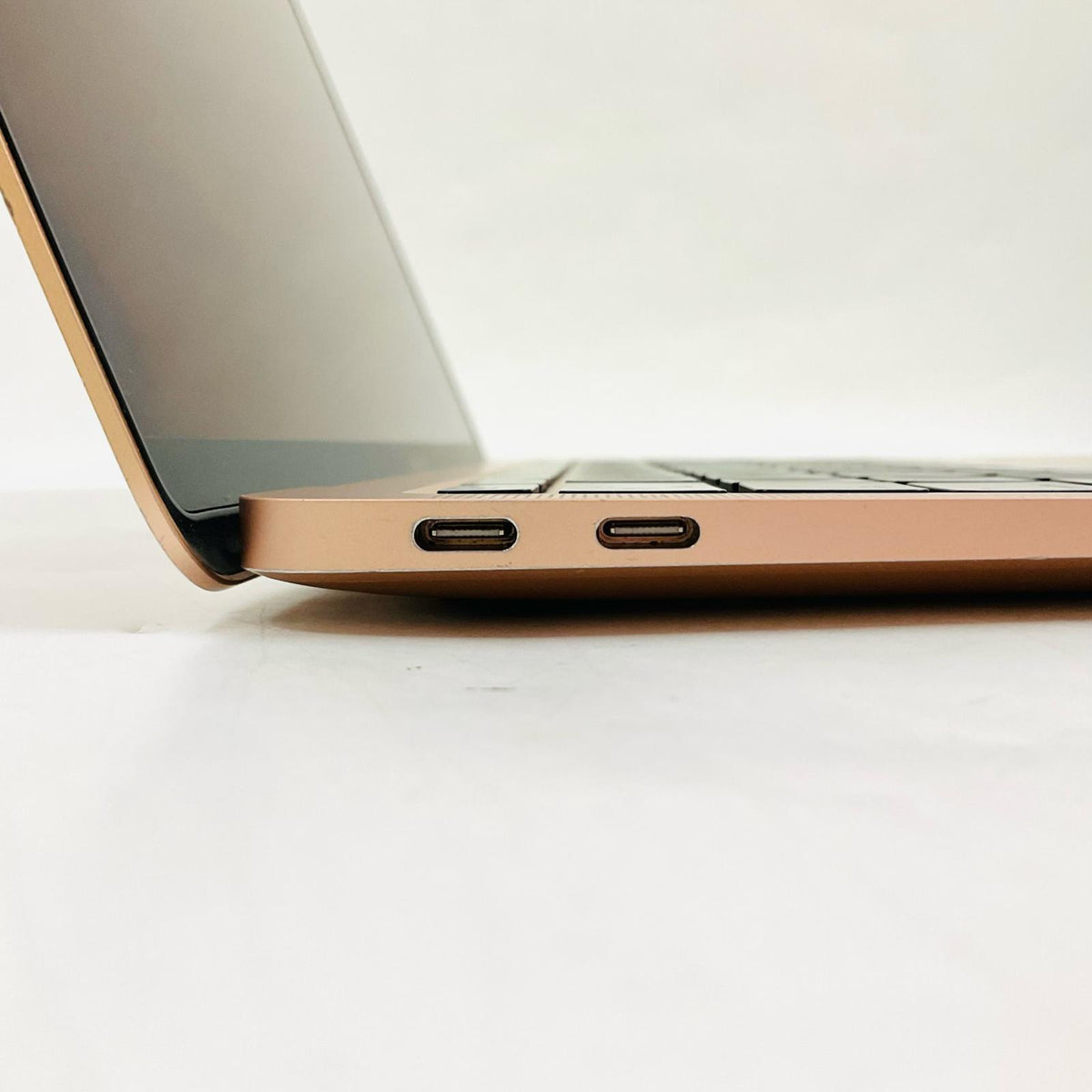 【全額返金保証】【最速発送】Apple MacBook Air 13インチ 2020 Apple M1 8GB SSD 512GB ゴールド 84% 動作確認済