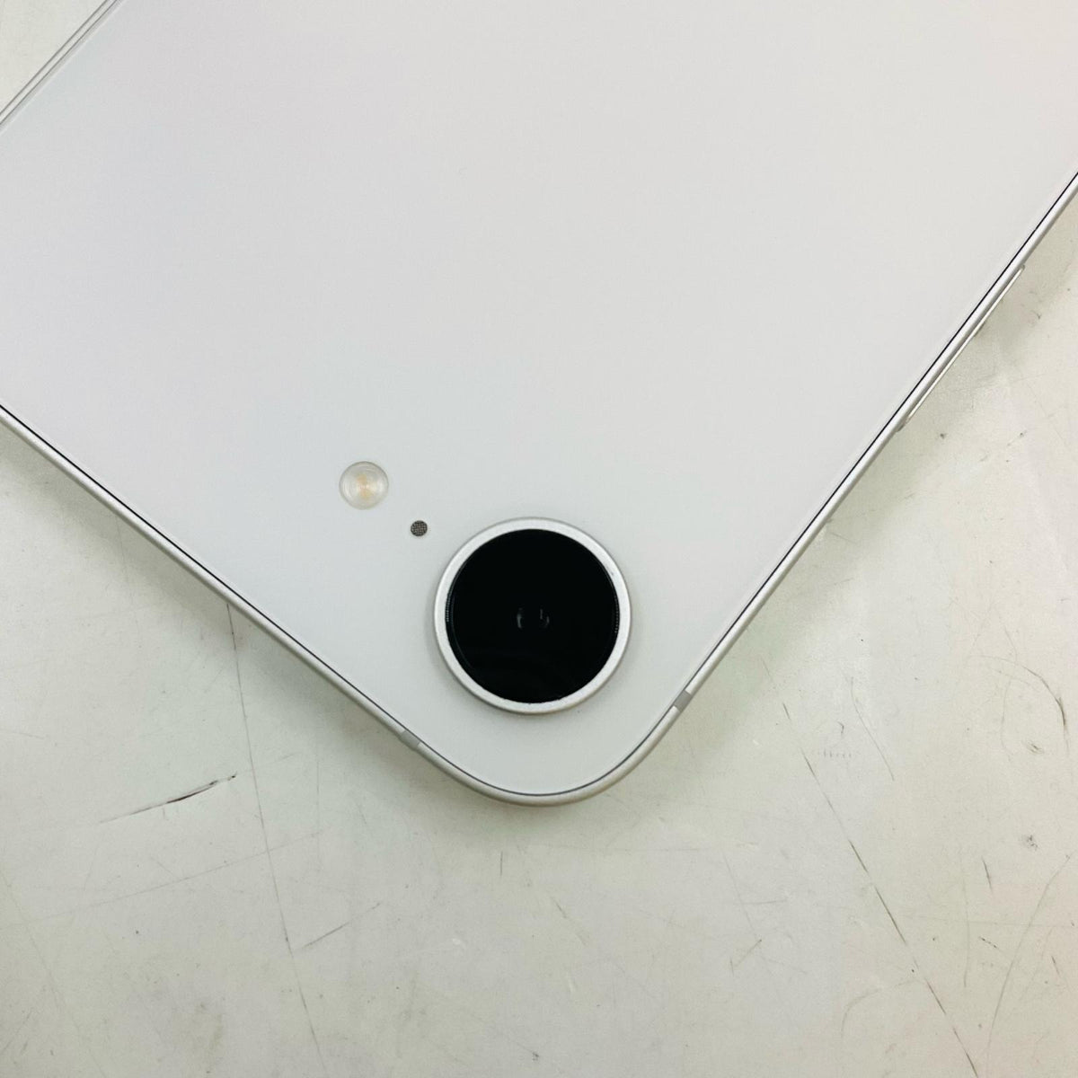 【全額返金保証】【最速発送】Apple iPhone iPhone 16e 512GB ホワイト SIMフリー 白ロム 美品 動作確認済 92%