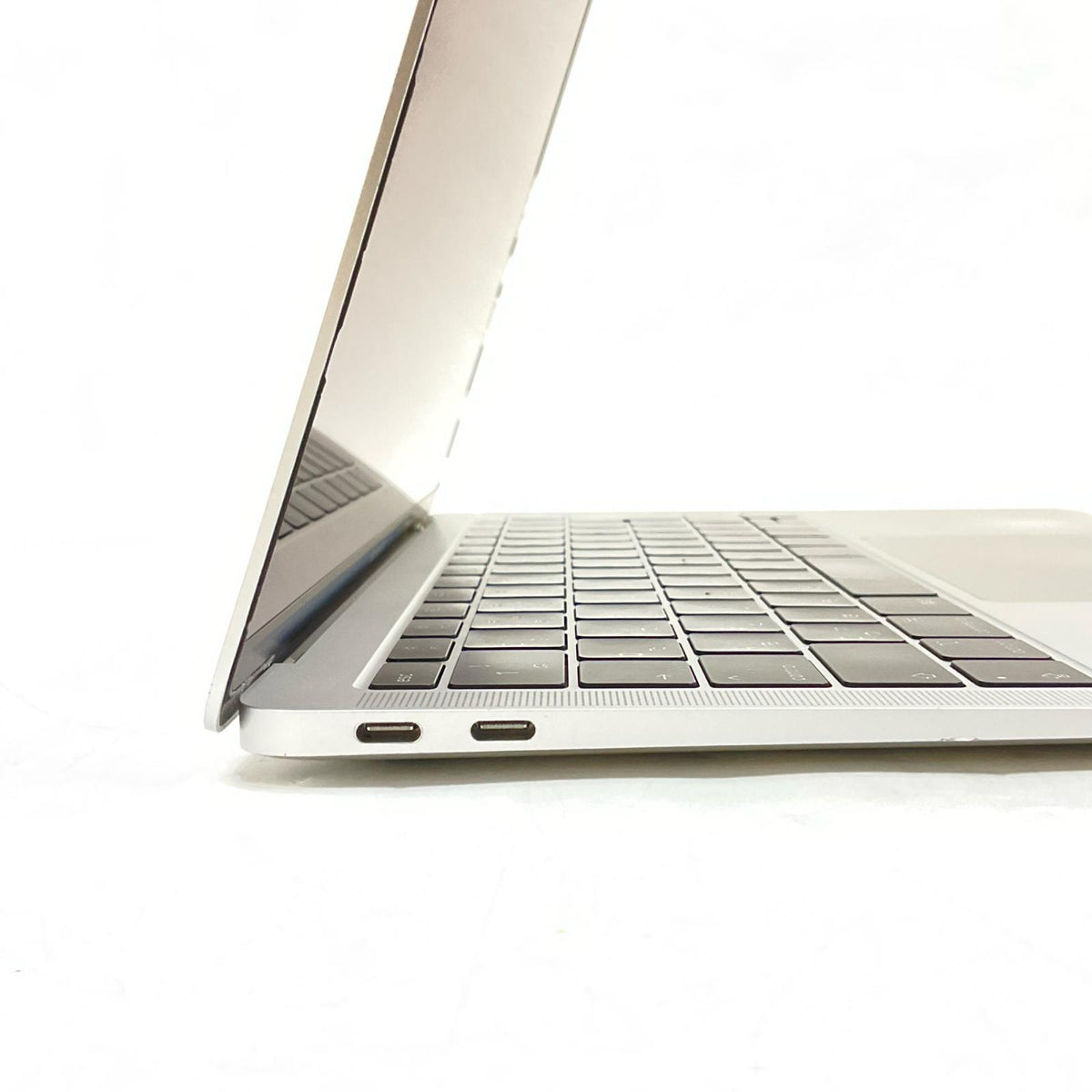 【最速発送】Apple MacBook Air 13インチ 2018 Dual-Core Intel Core i5 8GB SSD 256GB シルバー 78%【難有】